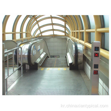 3 플랫 스텝 지하철 공공 에스컬레이터